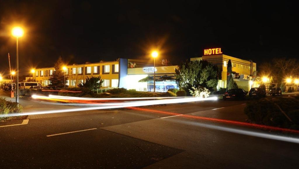 Hotel Zawisza บิดกอชซ์ ภายนอก รูปภาพ