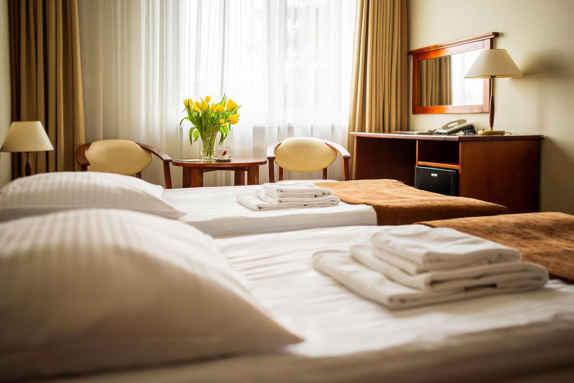 Hotel Zawisza บิดกอชซ์ ภายนอก รูปภาพ