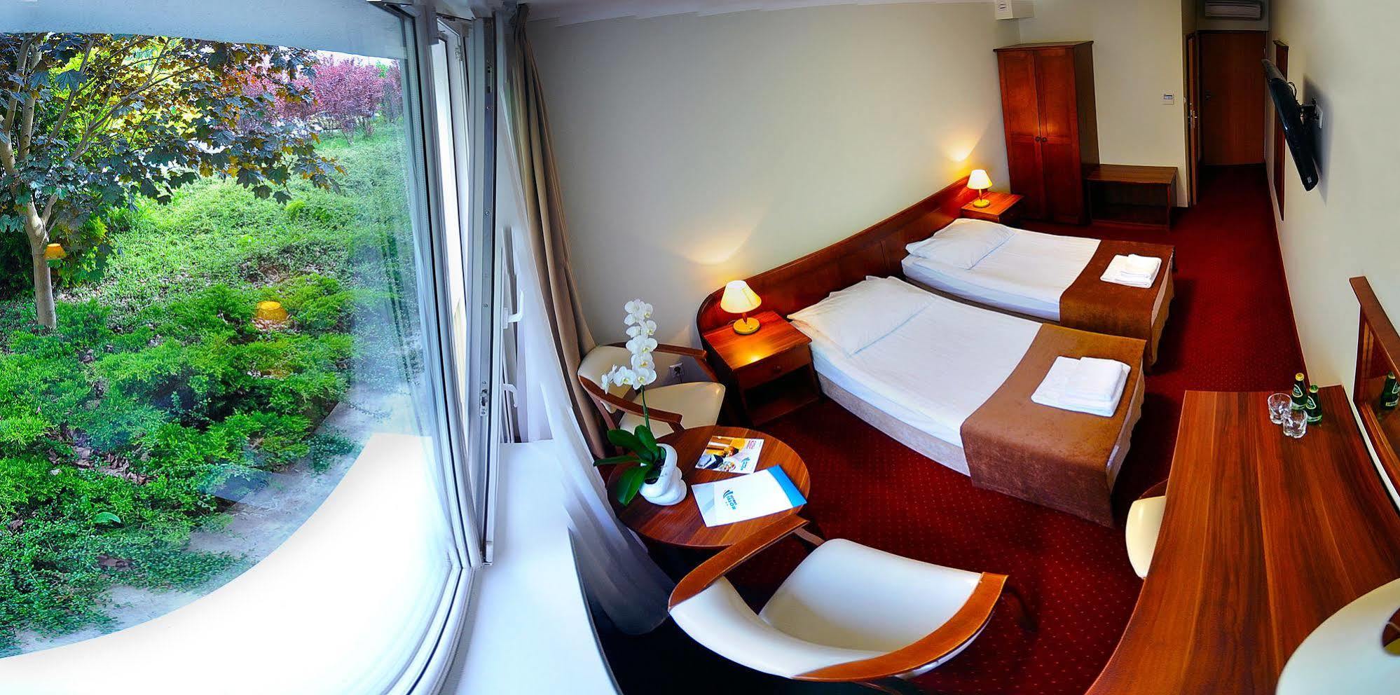 Hotel Zawisza บิดกอชซ์ ภายนอก รูปภาพ